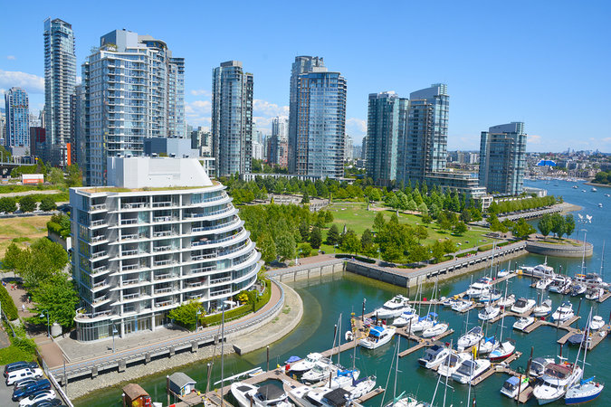 Downtown Vancouver – tranquil and scenic views all around the metropolis
