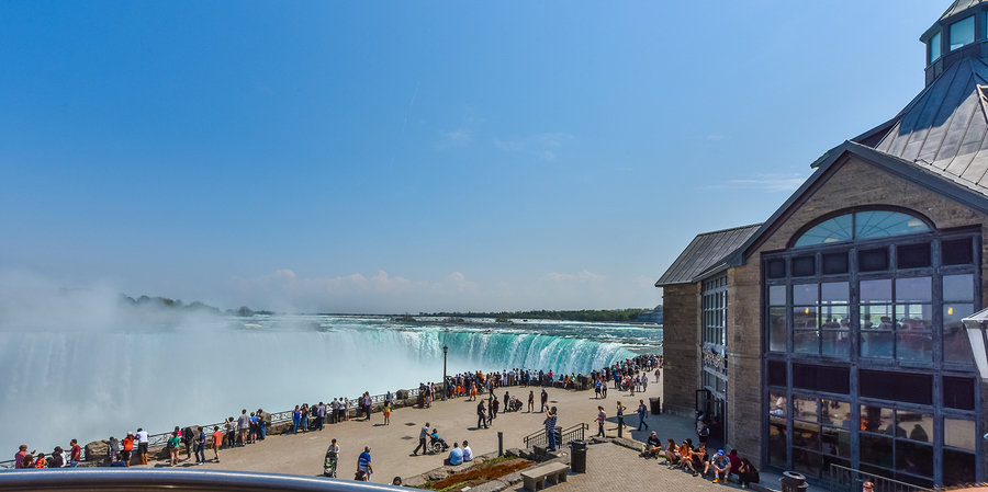 Niagara Falls in Ontario – spectacular sight that awe millions of visitors annually