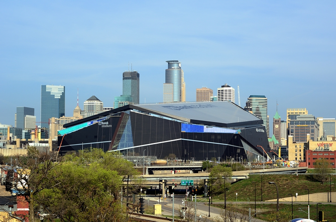 Live and work in Downtown Minneapolis – US Bank Stadium with downtown skyline